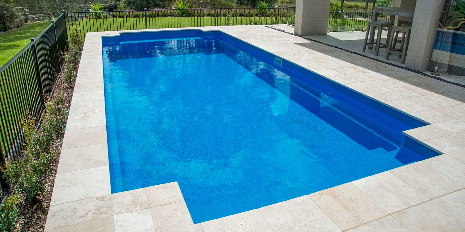 Port Macquarie Fibreglass Swimming pool installation construction ...